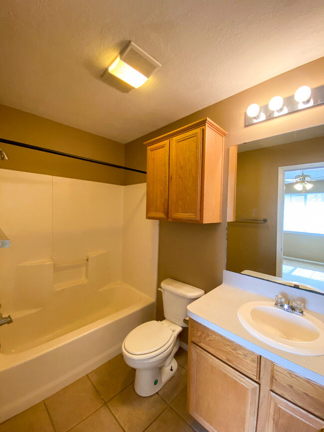 Building Photo - 2410 Brittain Ct