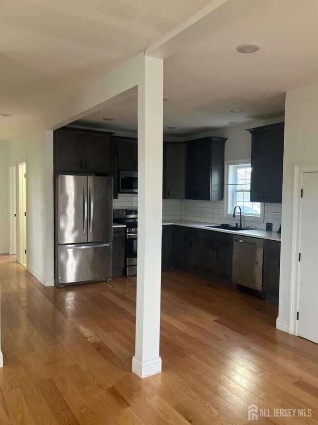 Building Photo - 401 Ainsworth St