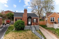 Building Photo - Great South County Location!