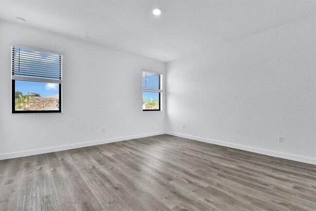 Building Photo - 702 Stellar Ct