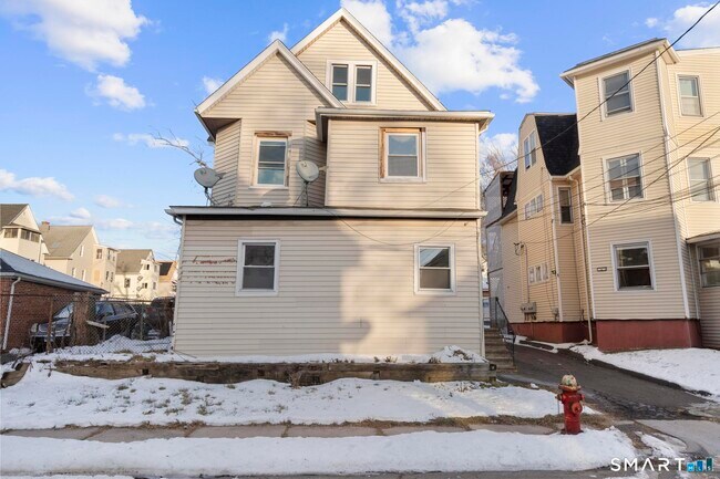 Building Photo - 26-28-28 Mc Lean St