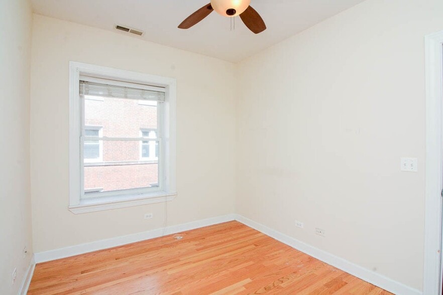 Building Photo - 3237 N Clifton Ave