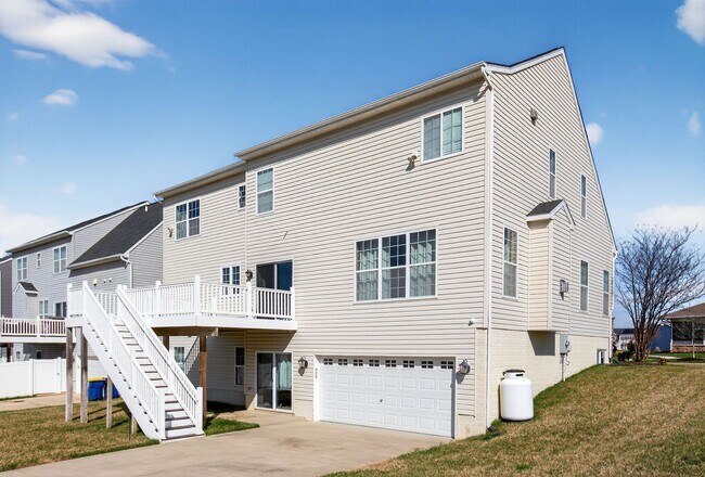 Building Photo - 41309 Chestnut Hill St