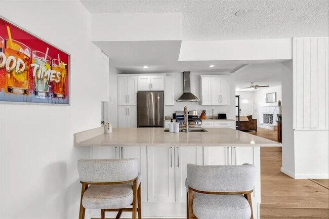 Building Photo - 1684 SE 10th Ave