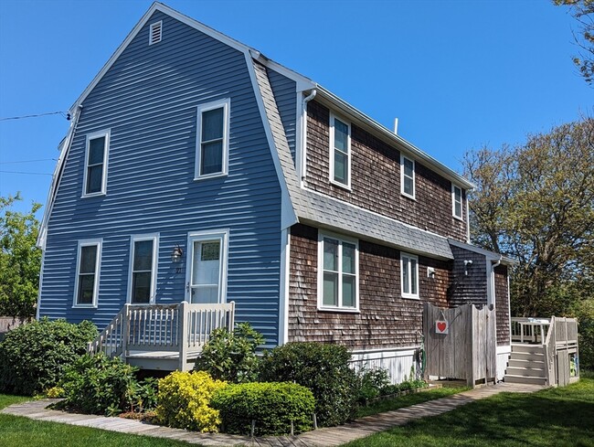 Primary Photo - 21 Mayflower Ln