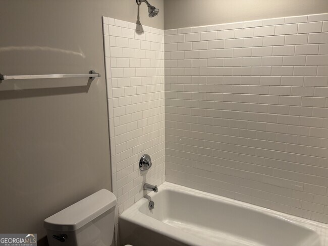 Building Photo - 620 Glen Iris Dr NE