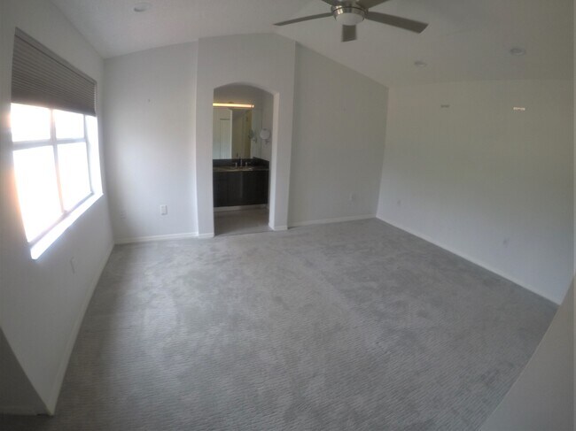 Master bed - 1145 Yellowheart Way