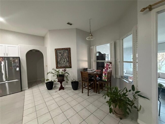 Building Photo - 2618 Hawthorne Ln