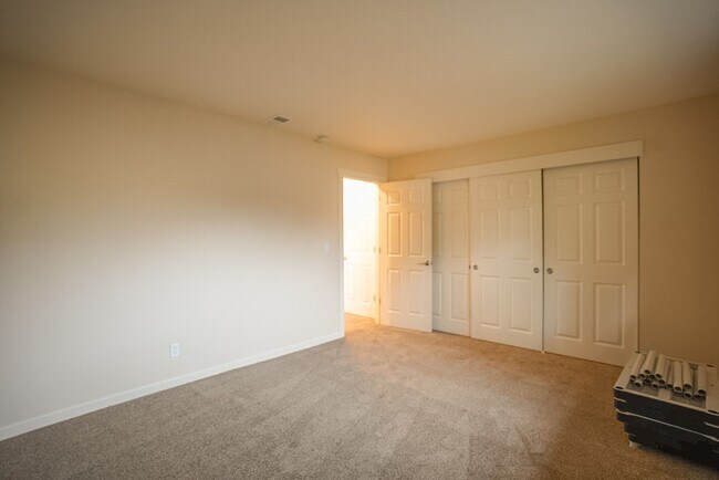 Building Photo - Laurel, 1130-1136 *