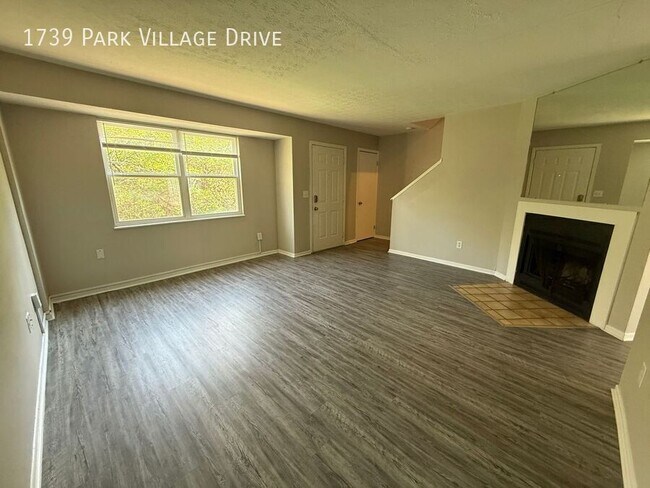 Building Photo - 1739 Park Village Dr