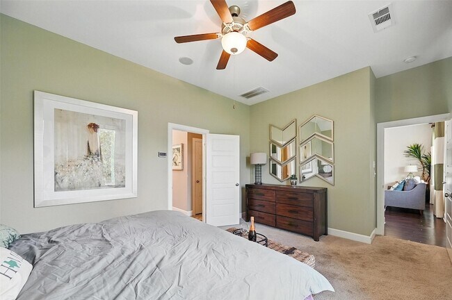 Building Photo - 1605 Cedar Crest Dr