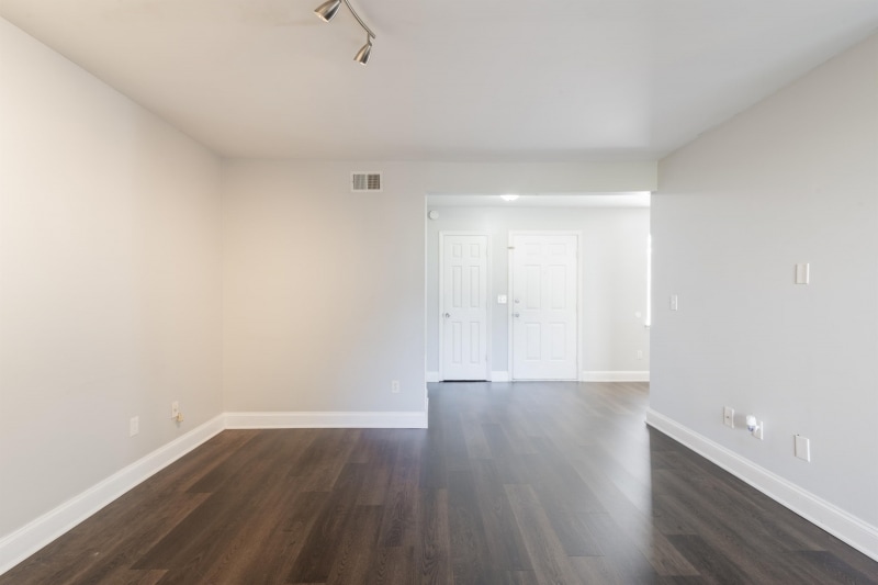 Building Photo - 7812 Renaissance Ct