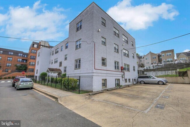 Building Photo - 4929 Foote St NE