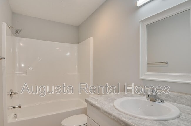 Building Photo - 328 Old Plantation Rd