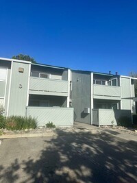 Building Photo - 3670 Silver Oaks Way