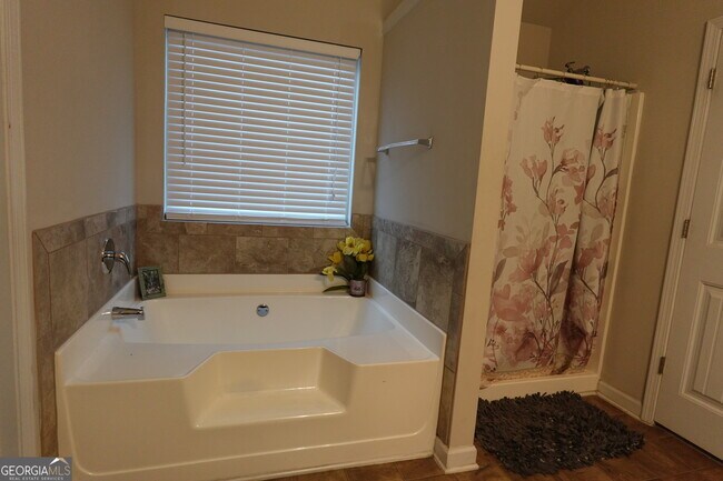 Building Photo - 9775 Ivey Ridge Cir