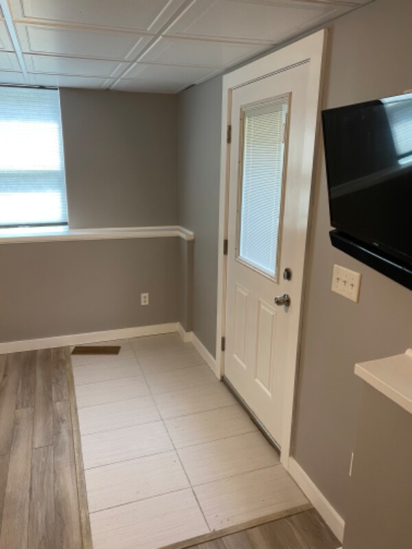 Building Photo - 141 James Cir