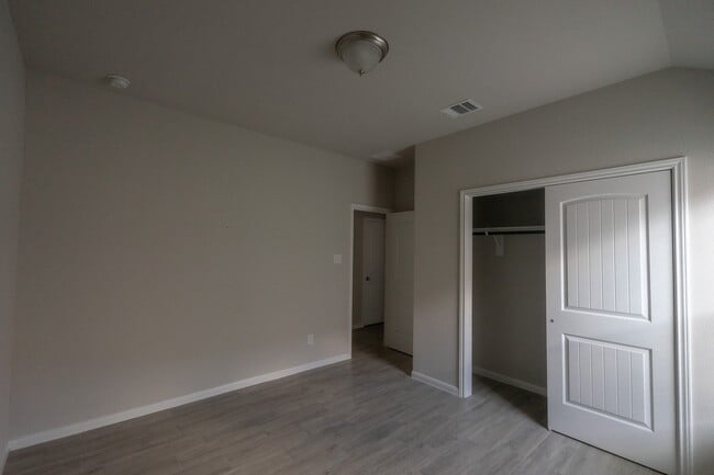 Building Photo - 388 Kendall Crest Dr
