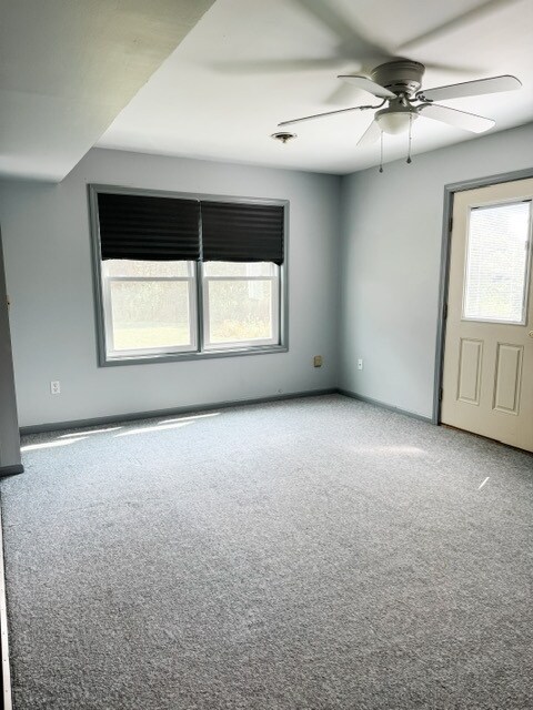 Building Photo - 405 Main St