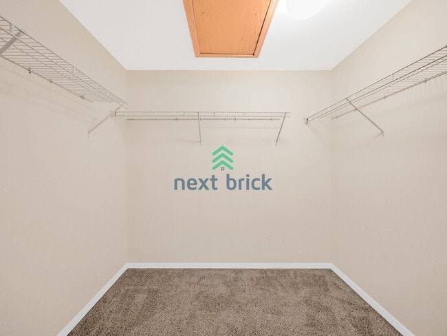 Building Photo - Charming 4 Bed 2.5 Bath for Rent!