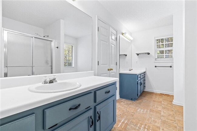 Building Photo - 204 Red Fox Ct