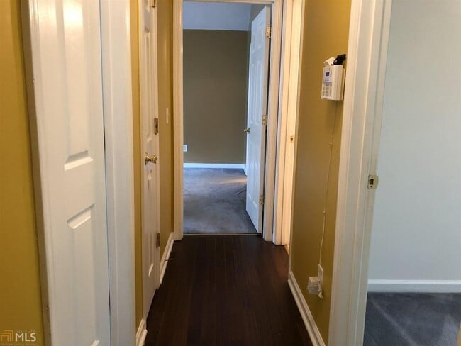 Building Photo - 5955 Graywood Cir SE
