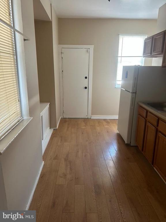 Building Photo - 5608 N Mascher St