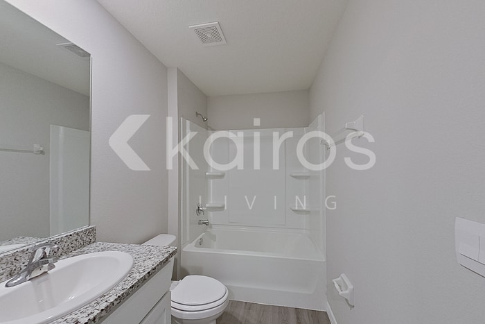 Building Photo - 8590 SW 44th Ct