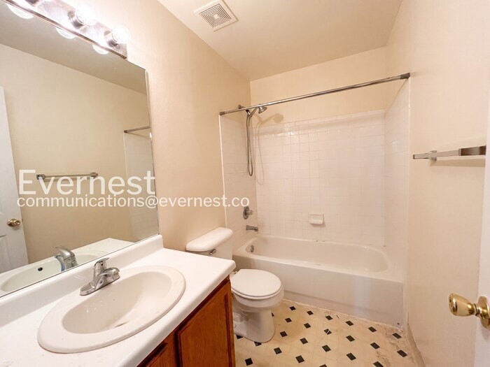 Building Photo - 4512 Gunbarrel Dr