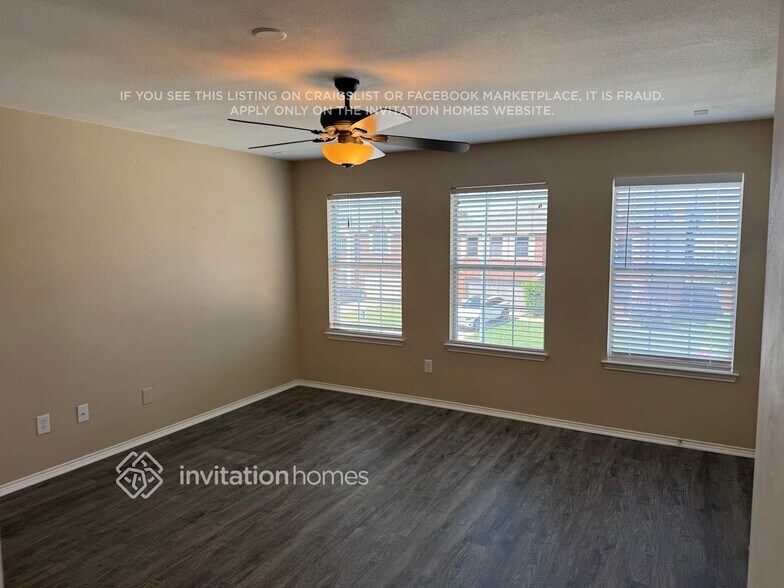 Building Photo - 8441 Shallow Creek Dr
