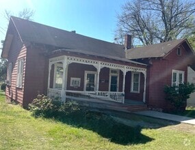 Building Photo - 3 Bedroom Duplex