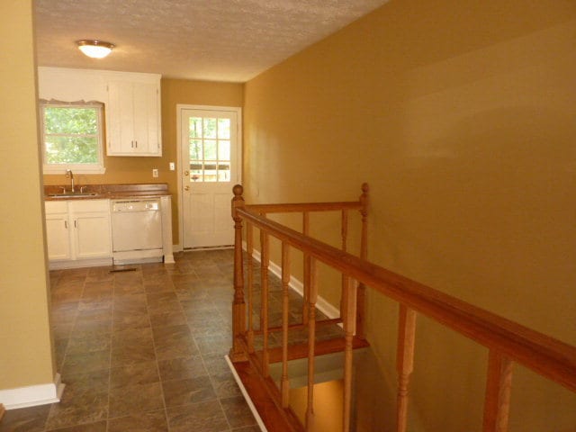 Building Photo - 1170 Kings Mill Run N