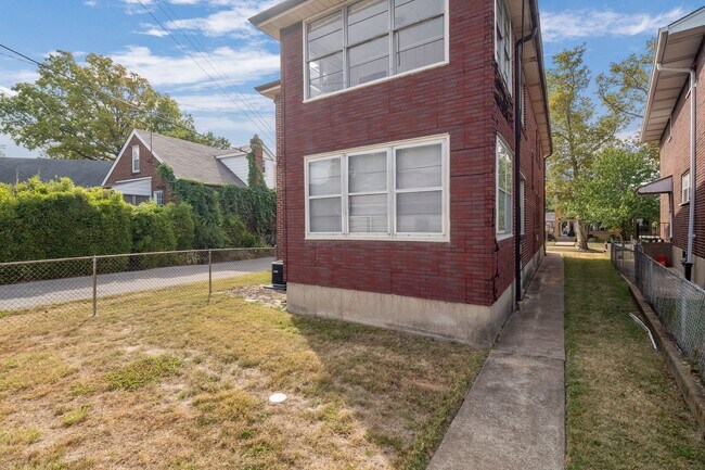 Building Photo - 4957 Miami St