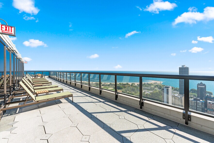 Building Photo - 1560 N Sandburg Terrace