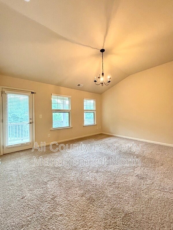 Building Photo - 421 Parkstone Dr