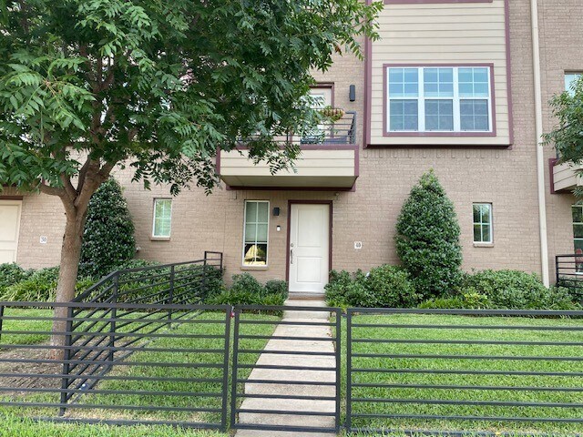 Building Photo - 5820 Bryan Pkwy