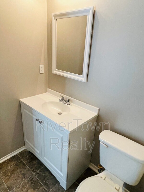 Building Photo - 6390 Sandhurst Rd