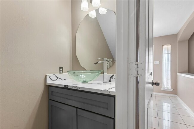 Building Photo - 16218 Bunker Ridge Rd