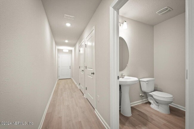 Building Photo - 844 Hartshill Pl