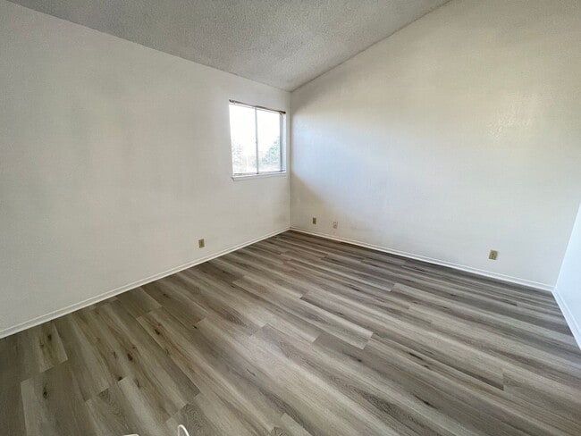 Building Photo - Upgraded Linda Vista Village Townhome.