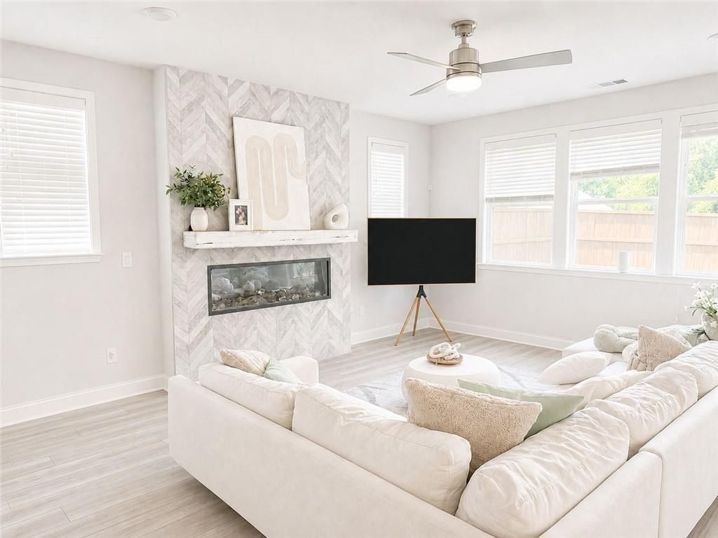 Building Photo - 580 Briard Dr