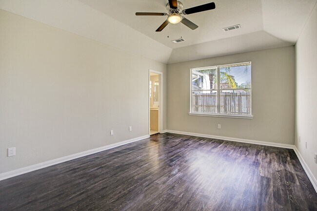 Building Photo - 6506 Larissa Cir