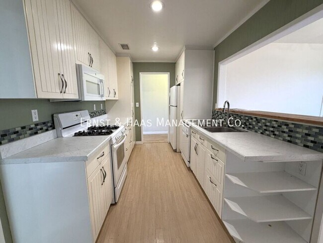 Building Photo - 6926 E Rendina St