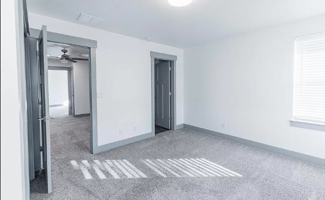 Building Photo - 3 bed 2.5 bath townhome in heart of Meridian