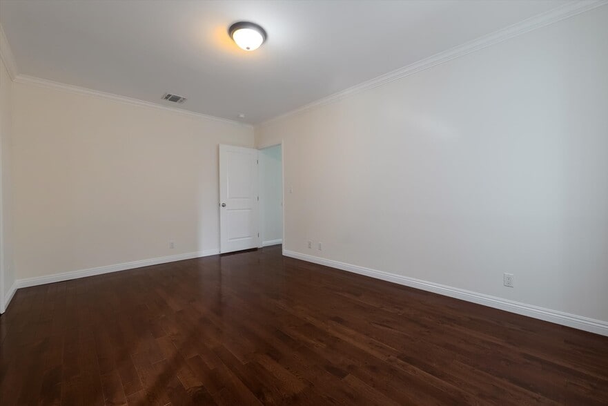 Building Photo - 809 N La Jolla Ave