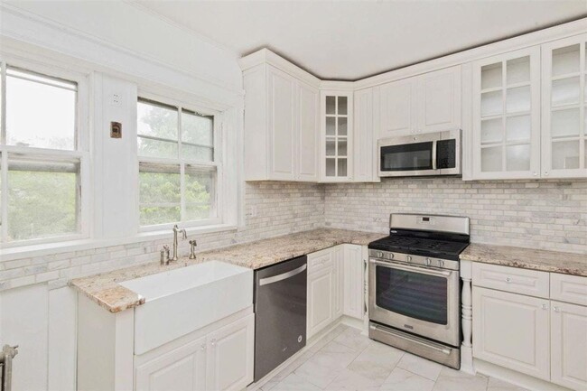 Building Photo - 40 Liberty Pl