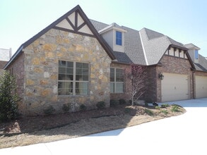 Building Photo - 3408 Enclave Ln