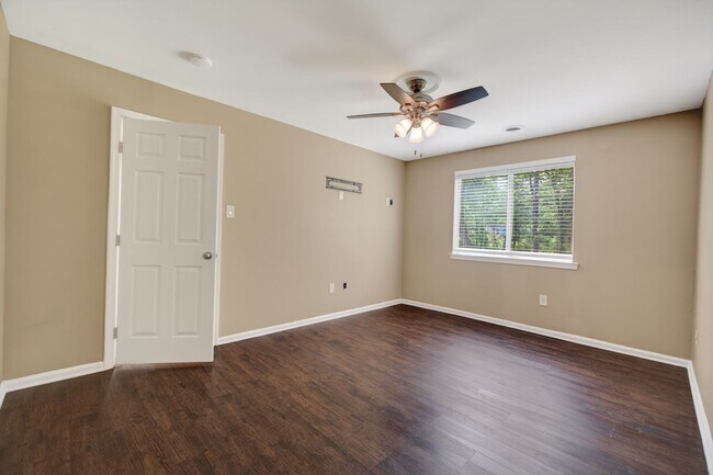 Building Photo - Beautifully Renovated Single-Level Condo in Hatboro-Horsham