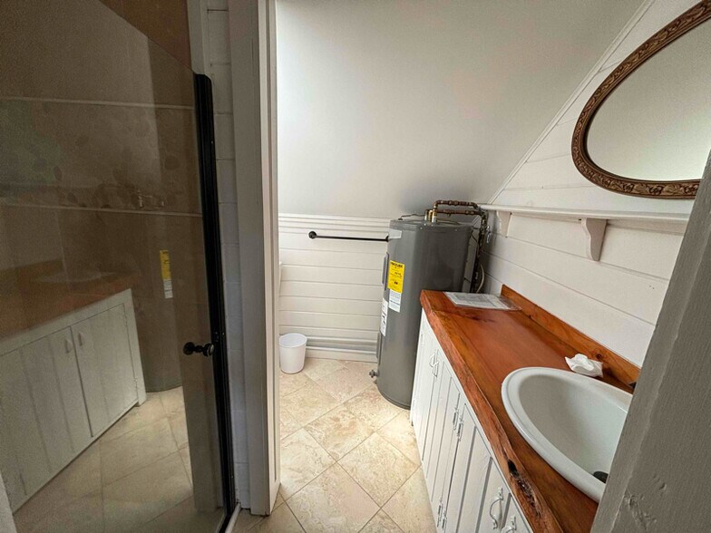 Building Photo - 3550 Coolidge Hwy