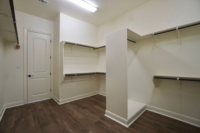 Building Photo - 2209 Milan Meadows Dr